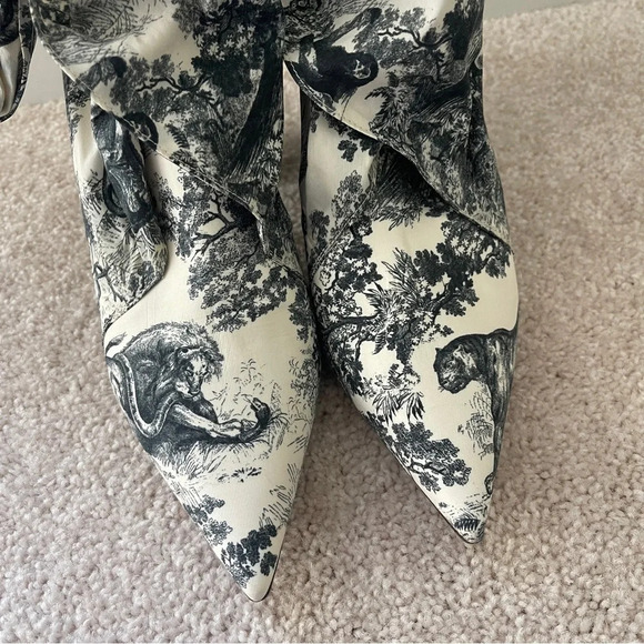 DIOR HUGGY TOILE DE JOUY FABRIC ANKLE HEELED BOOTS - Picture 9 of 10